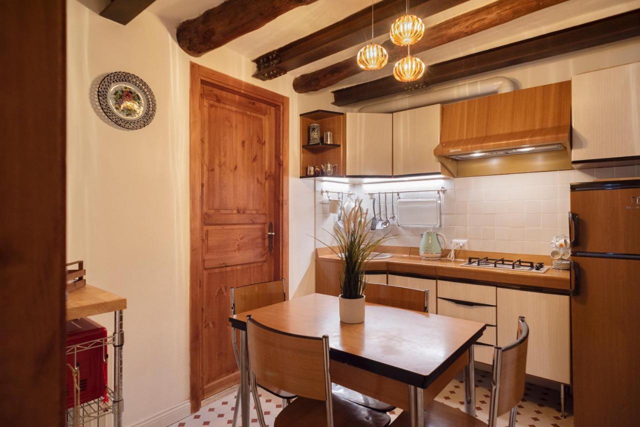 Casa Donna Aiuola Apartment เนเปิลส์ ภายนอก รูปภาพ