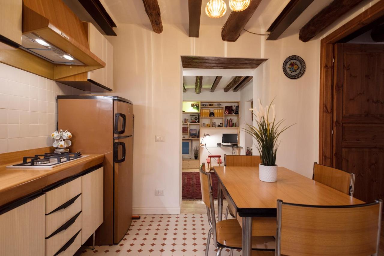 Casa Donna Aiuola Apartment เนเปิลส์ ภายนอก รูปภาพ