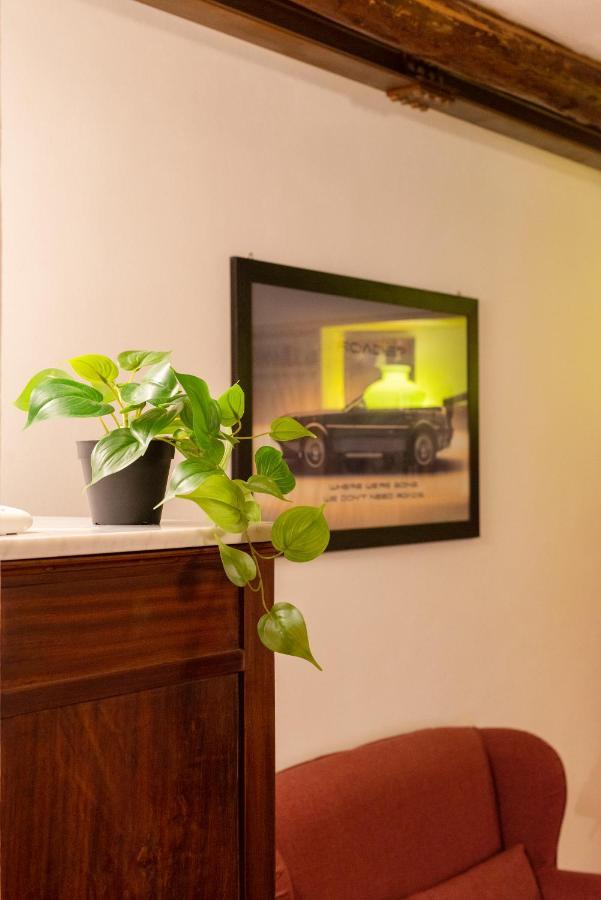 Casa Donna Aiuola Apartment เนเปิลส์ ภายนอก รูปภาพ