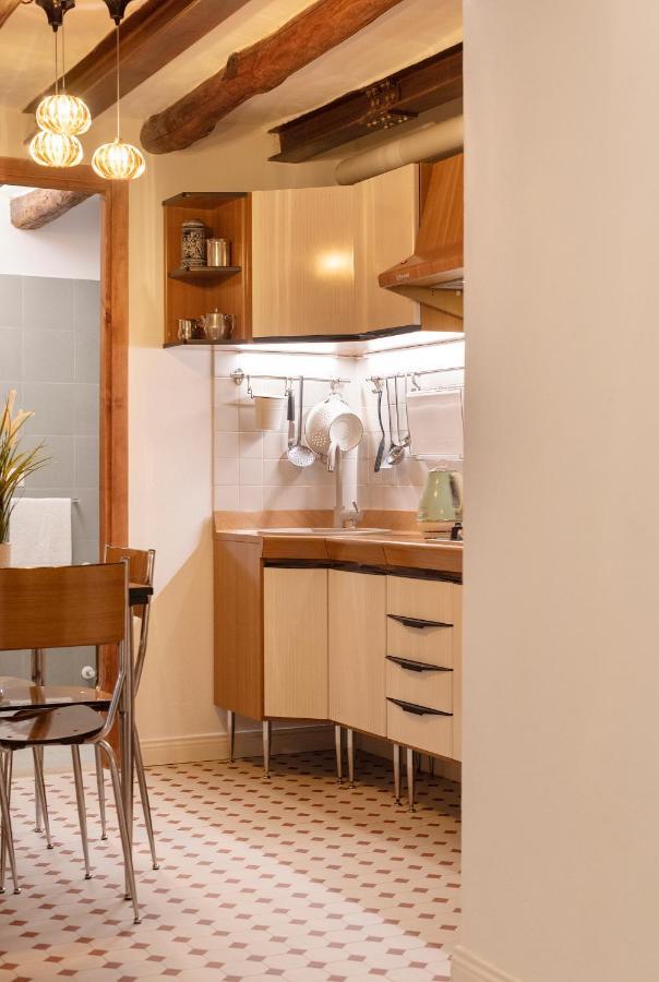 Casa Donna Aiuola Apartment เนเปิลส์ ภายนอก รูปภาพ