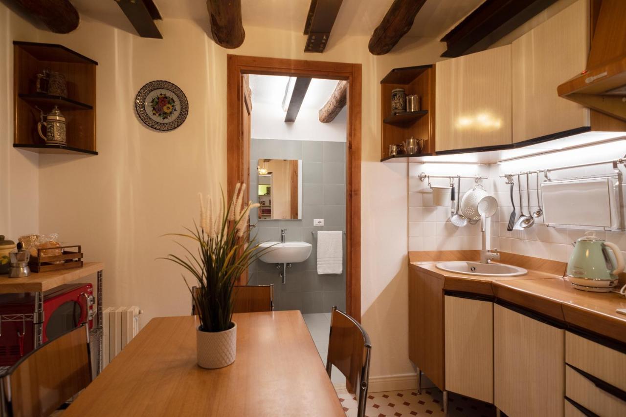 Casa Donna Aiuola Apartment เนเปิลส์ ภายนอก รูปภาพ